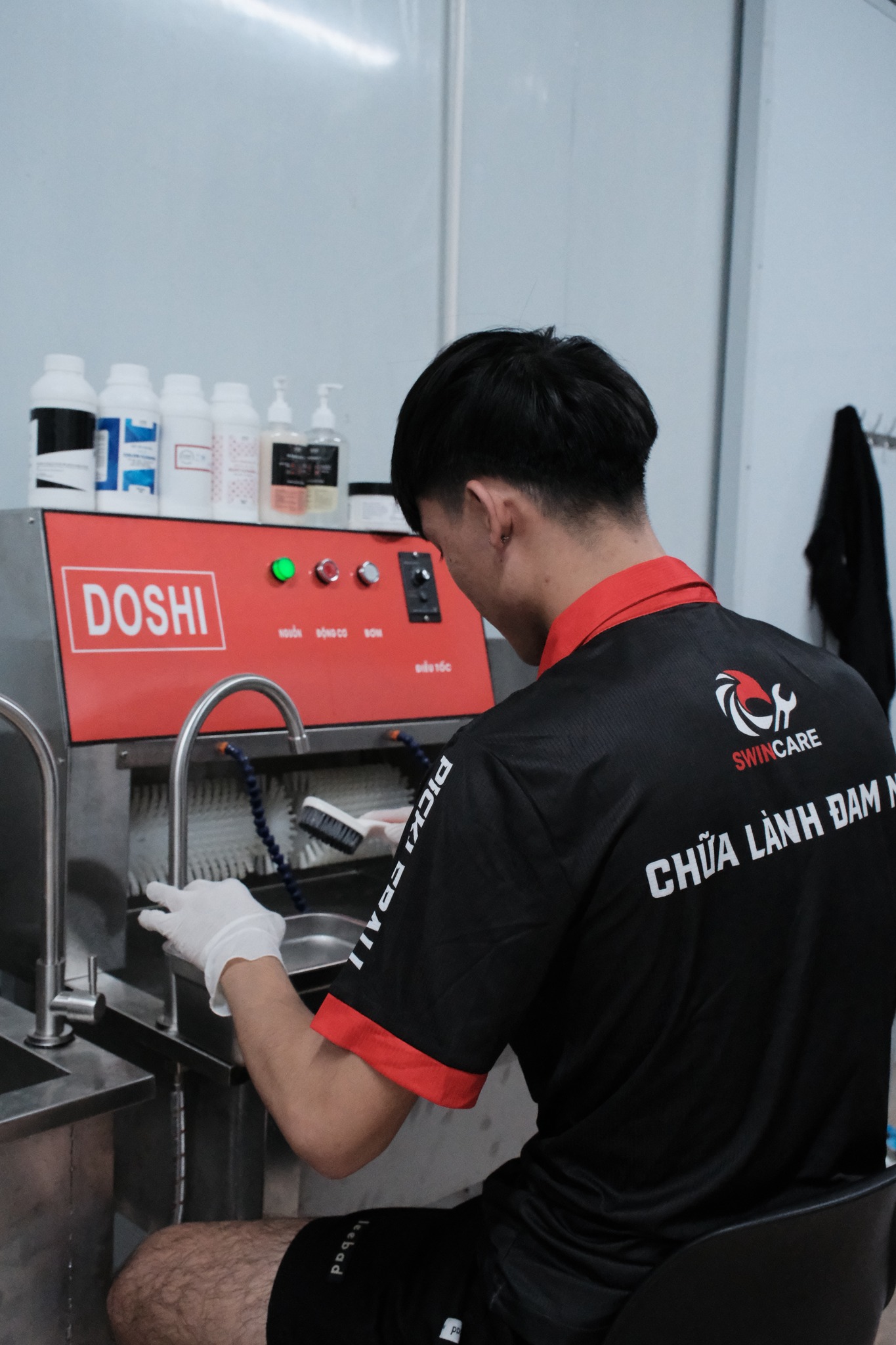Dịch vụ Spa giày pickleball tại Swin Care